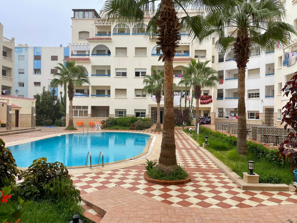 Appartement 2éme main dans une résidence fermé avec piscine à martil